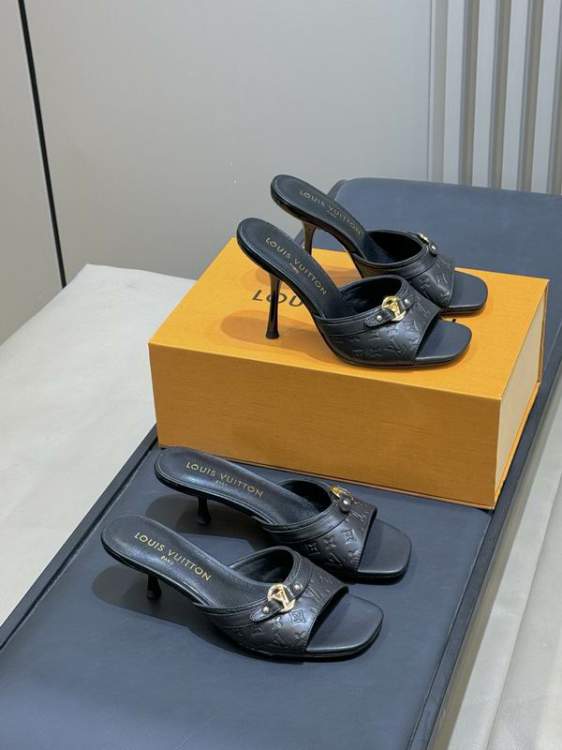 Picture of Louis Vuitton Shoes _SKULVsz35-41mnq010413680